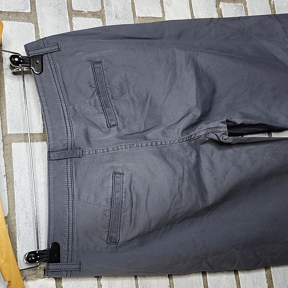 L.L. Bean Women's Favorite Fit Gray Capris Cropped Pants Size 4 Grayish Blue - Picture 4 of 11